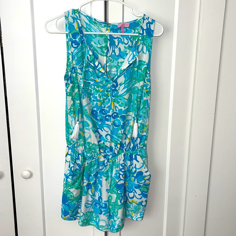 Lilly Pulitzer Romper Size Small.